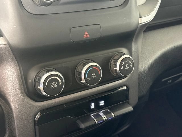 2019 RAM 1500 Big Horn/Lone Star Crew Cab 4x4 5'7" Box