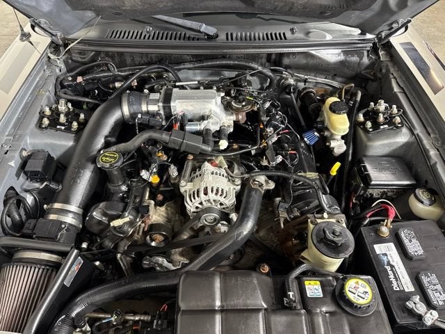 2001 Ford Mustang GT Deluxe