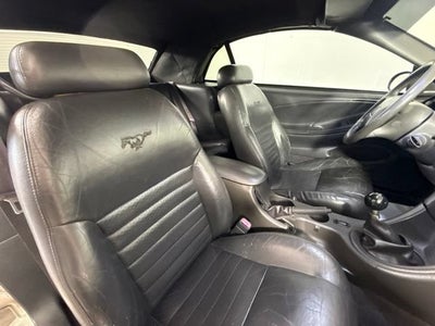 2001 Ford Mustang GT Deluxe
