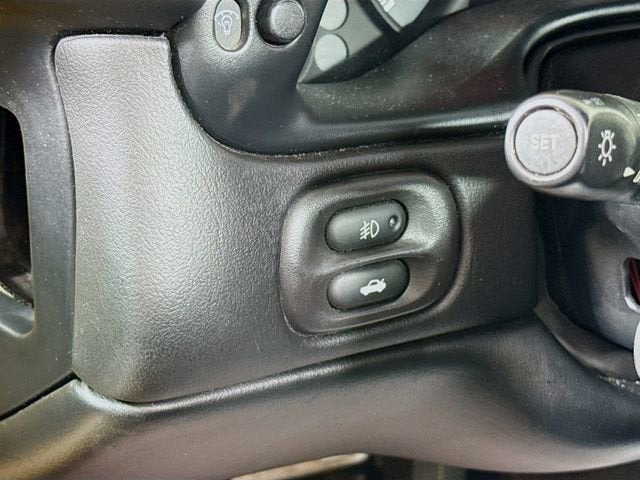 2004 Chevrolet Corvette NA