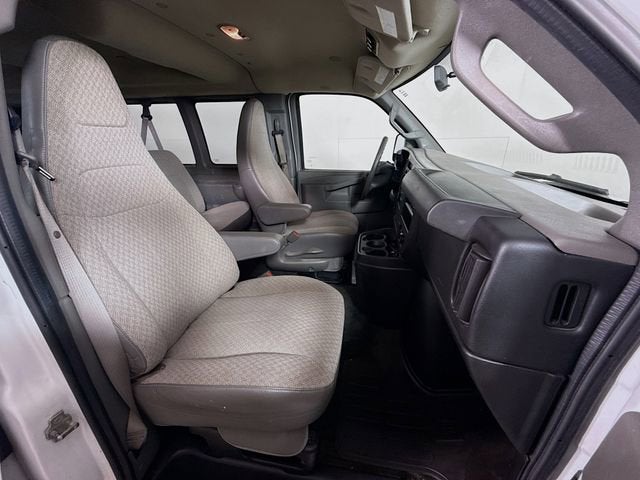 2017 Chevrolet Express Passenger 2500 LT