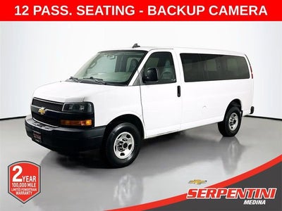 2022 Chevrolet Express Passenger 3500 1LS