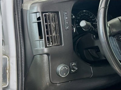 2022 Chevrolet Express Passenger 3500 1LS