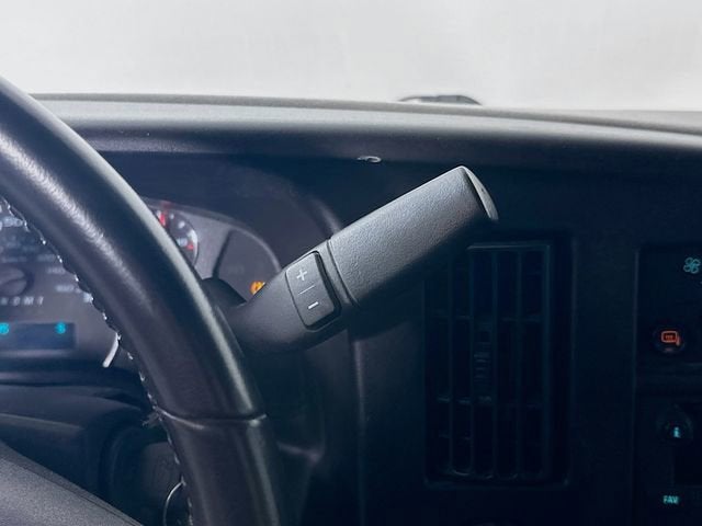 2022 Chevrolet Express Passenger 3500 1LS