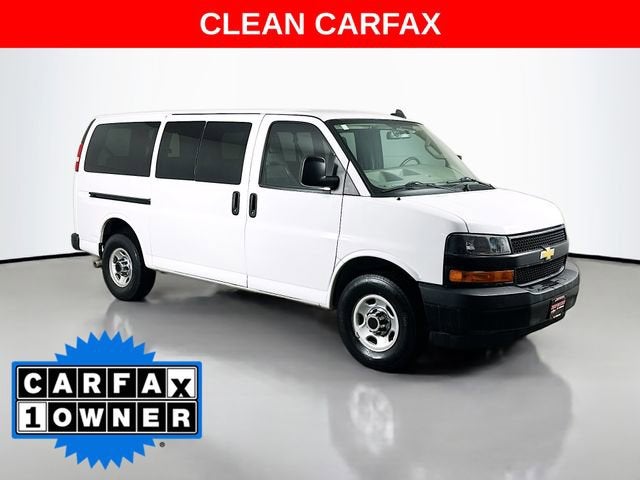 2022 Chevrolet Express Passenger 3500 1LS