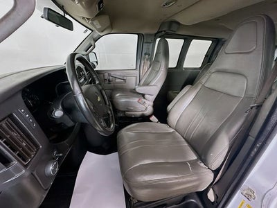 2022 Chevrolet Express Passenger 3500 1LS
