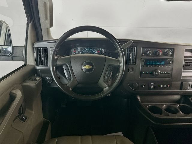 2022 Chevrolet Express Passenger 3500 1LS