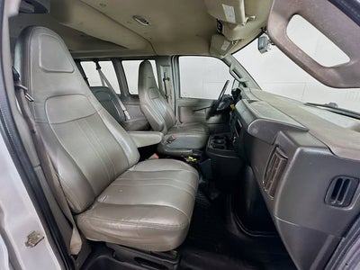 2022 Chevrolet Express Passenger 3500 1LS