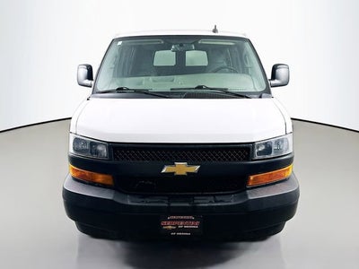 2022 Chevrolet Express Passenger 3500 1LS
