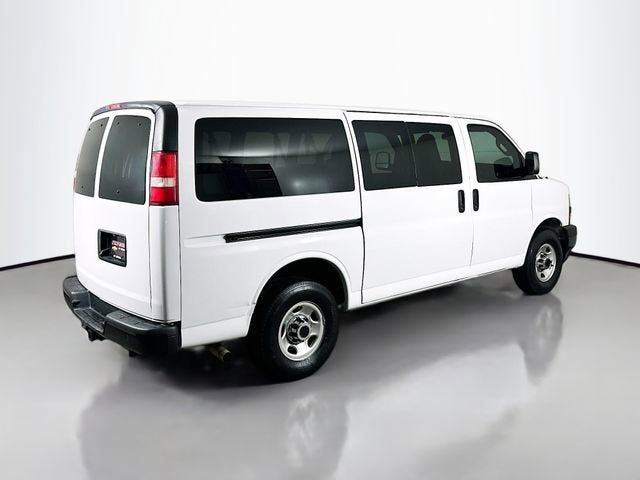 2022 Chevrolet Express Passenger 3500 1LS
