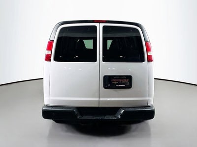 2022 Chevrolet Express Passenger 3500 1LS
