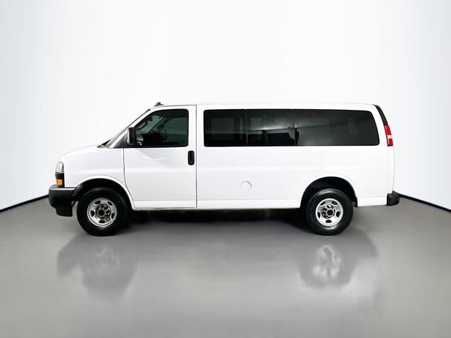 2022 Chevrolet Express Passenger 3500 1LS