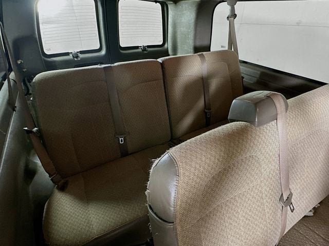 2020 Chevrolet Express Passenger 3500 1LT