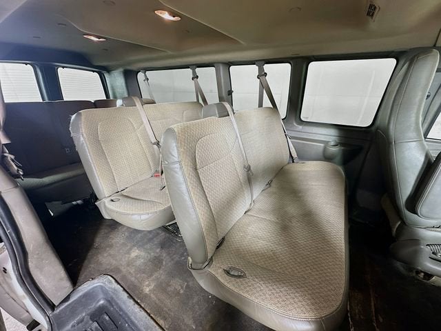 2020 Chevrolet Express Passenger 3500 1LT