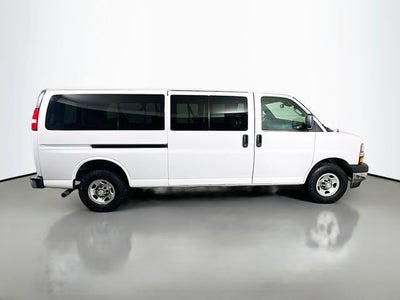 2020 Chevrolet Express Passenger 3500 1LT