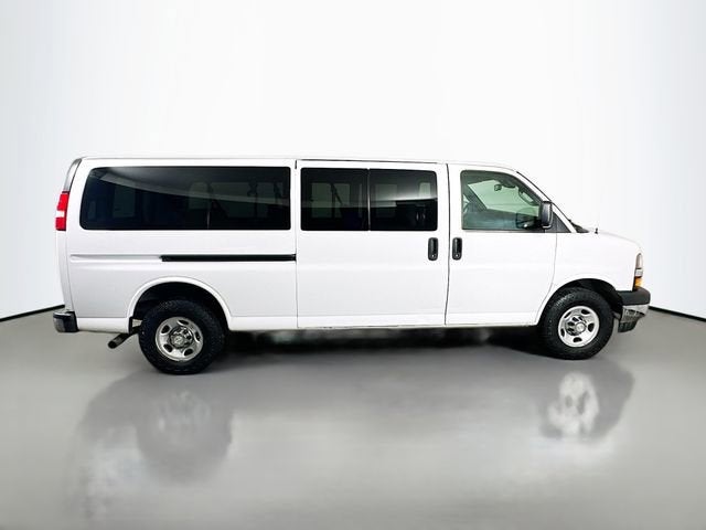 2020 Chevrolet Express Passenger 3500 1LT