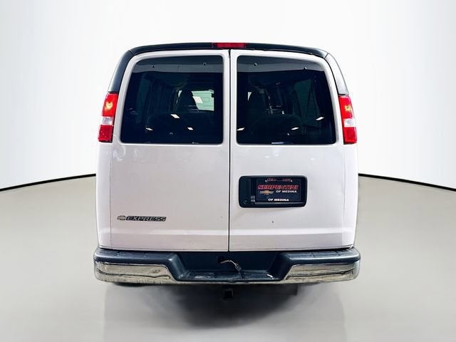 2020 Chevrolet Express Passenger 3500 1LT