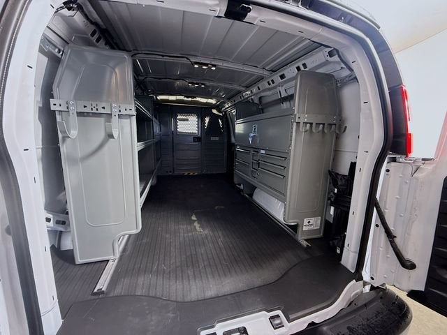 2025 Chevrolet Express Cargo WT