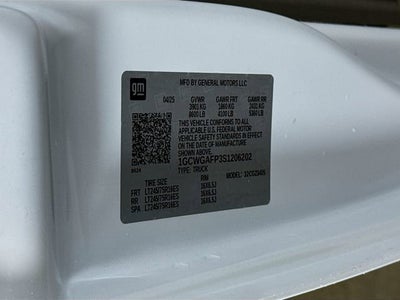 2025 Chevrolet Express Cargo WT