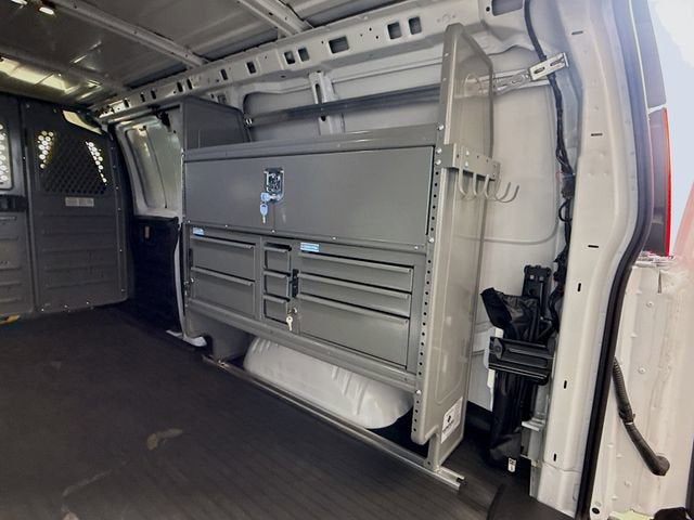 2025 Chevrolet Express Cargo WT