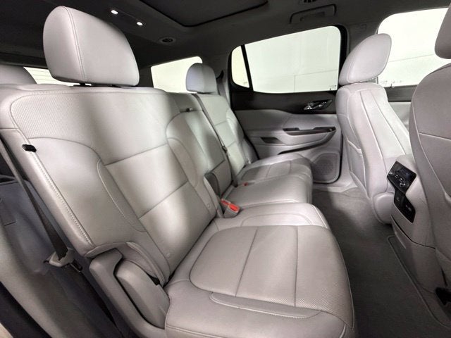 2022 GMC Acadia SLT