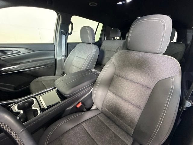 2024 Chevrolet Traverse LS
