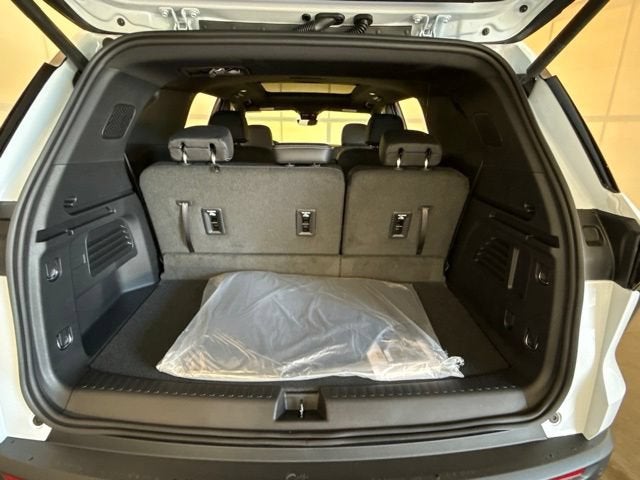 2027 Chevrolet Traverse LT - Photo 33