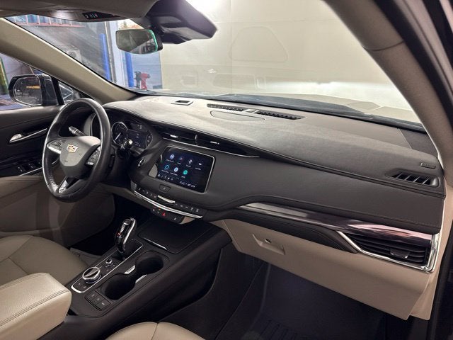 2023 Cadillac XT4 AWD Luxury