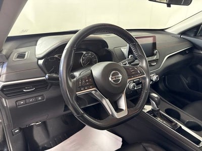 2022 Nissan Altima SR FWD