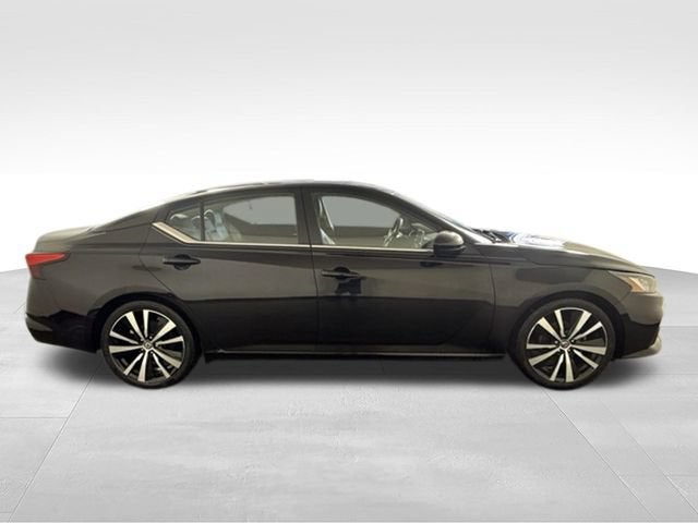 2022 Nissan Altima SR FWD