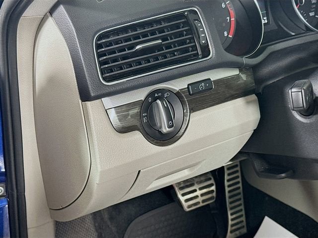 2017 Volkswagen Passat 1.8T SEL Premium