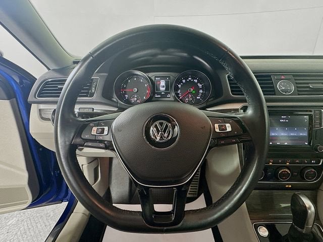 2017 Volkswagen Passat 1.8T SEL Premium