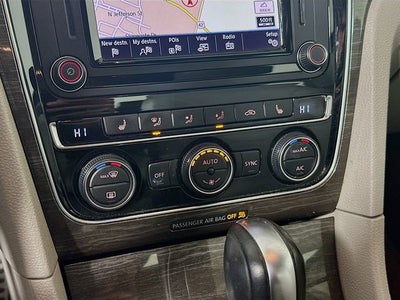2017 Volkswagen Passat 1.8T SEL Premium
