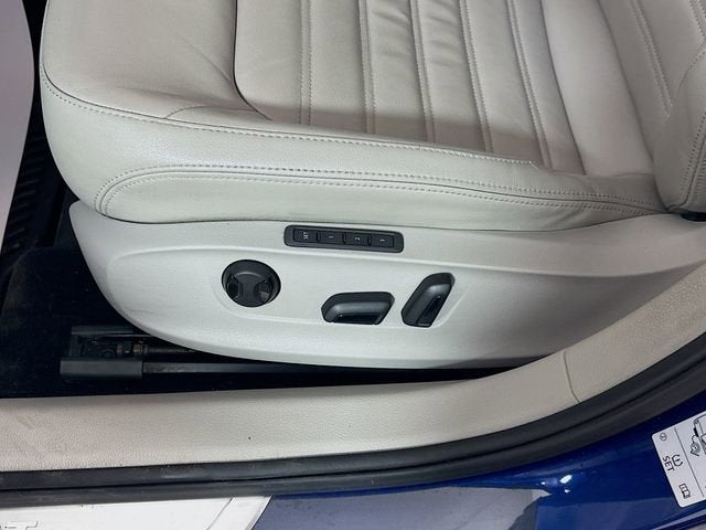 2017 Volkswagen Passat 1.8T SEL Premium