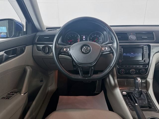 2017 Volkswagen Passat 1.8T SEL Premium