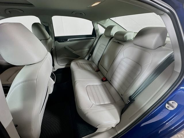 2017 Volkswagen Passat 1.8T SEL Premium