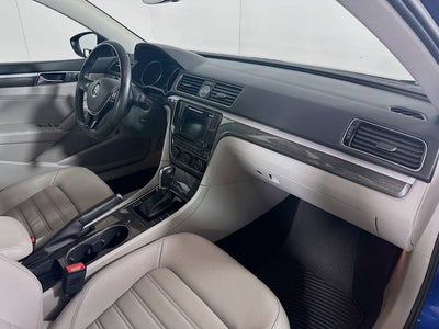 2017 Volkswagen Passat 1.8T SEL Premium