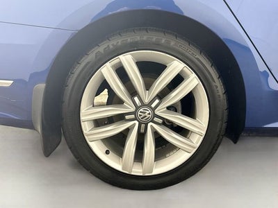 2017 Volkswagen Passat 1.8T SEL Premium