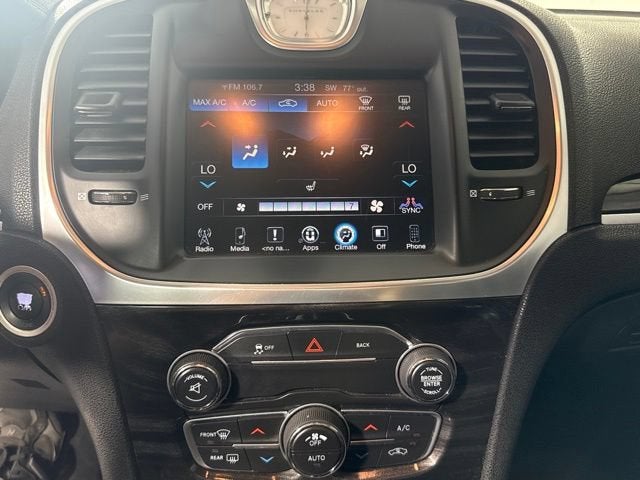2016 Chrysler 300 Limited