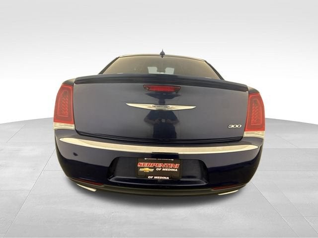 2016 Chrysler 300 Limited