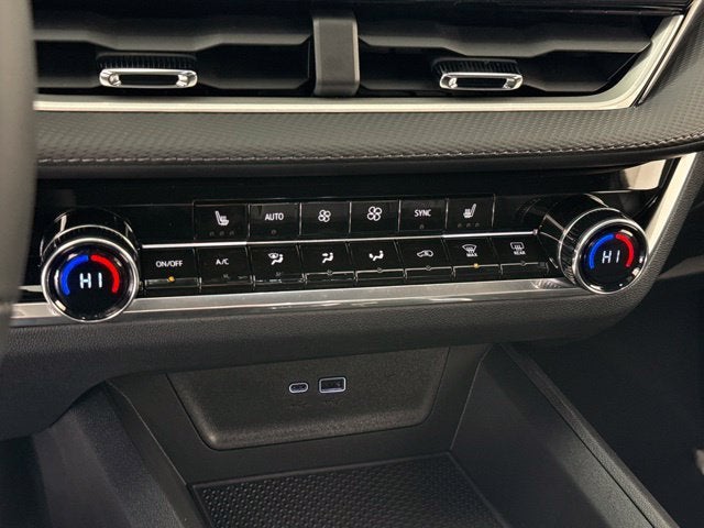 2027 Chevrolet Equinox LT - Photo 23