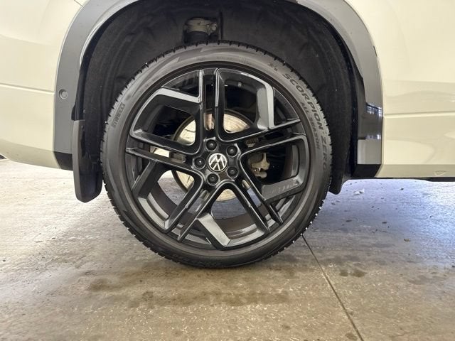 2025 Volkswagen Tiguan 2.0T SE R-Line Black