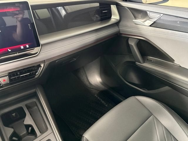 2025 Volkswagen Tiguan 2.0T SE R-Line Black