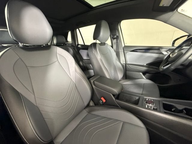 2025 Volkswagen Tiguan 2.0T SE R-Line Black