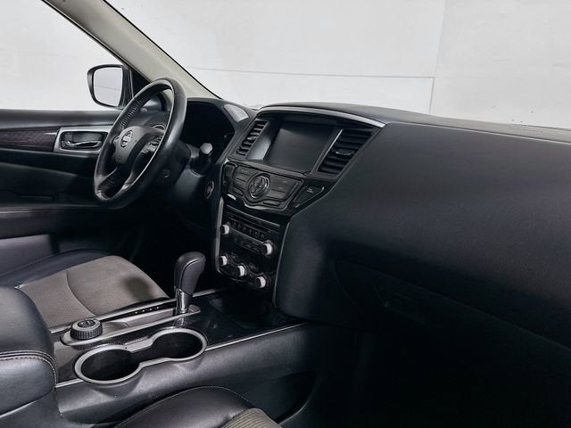 2020 Nissan Pathfinder SV