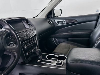 2020 Nissan Pathfinder SV