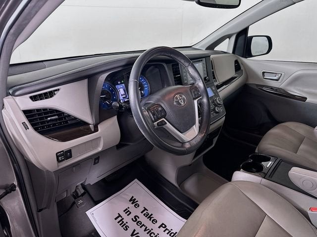 2019 Toyota Sienna XLE Auto Access Seat
