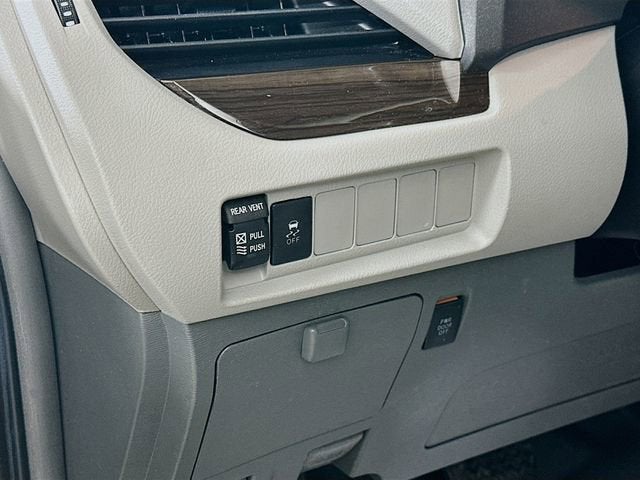 2019 Toyota Sienna XLE Auto Access Seat