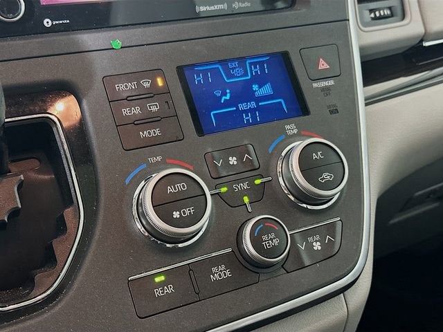 2019 Toyota Sienna XLE Auto Access Seat