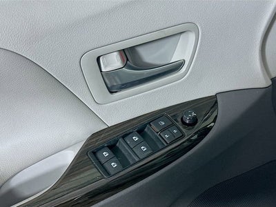 2019 Toyota Sienna XLE Auto Access Seat
